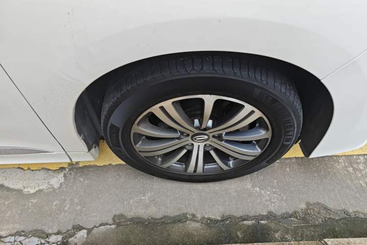 Used GAC Trumpchi M8 2020 Flagship Model 390T Prestige Edition Right Front Wheel Hub
