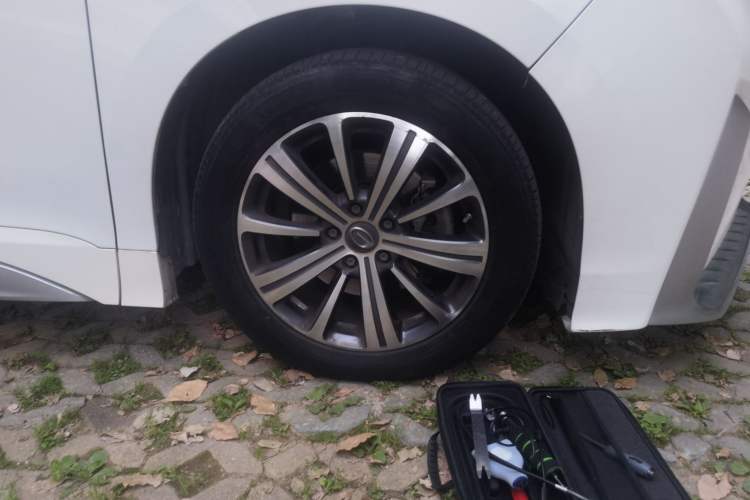 Used GAC Trumpchi M8 2020 Master Edition 390T Supreme Version Right Front Wheel Hub