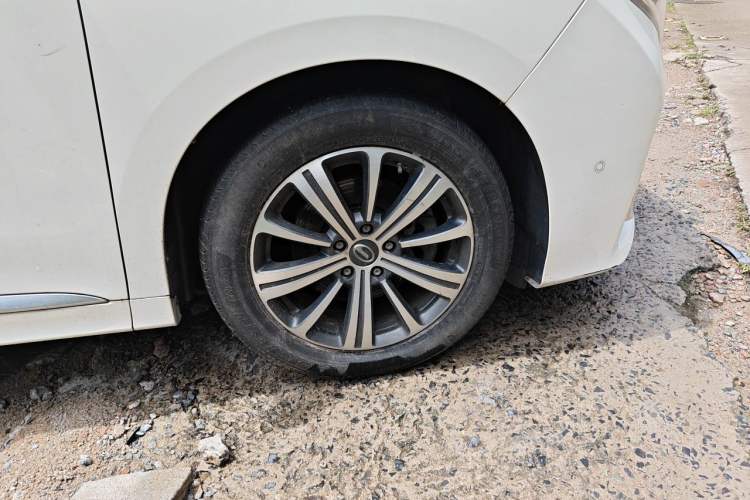 Used GAC Trumpchi M8 2020 Flagship 390T Navigation Model Right Front Wheel Hub