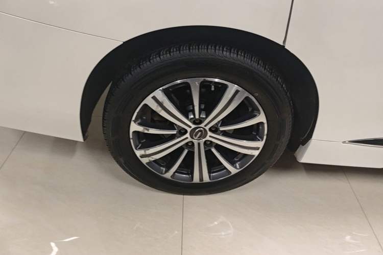 Used GAC Trumpchi M8 2020 Flagship Model 390T Supreme Edition Right Rear Wheel Hub