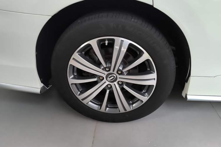 Used GAC Trumpchi M8 2020 Master Edition 390T Supreme Version Right Rear Wheel Hub