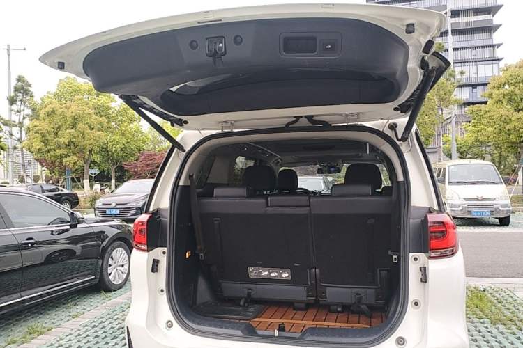 Used GAC Trumpchi M8 2020 Flagship Model 390T Prestige Edition Trunk