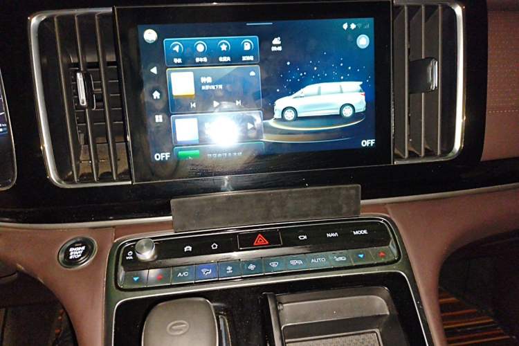 Used GAC Trumpchi M8 2021 Lingxiu Series 390T Ultimate Edition Audio And AC Panel