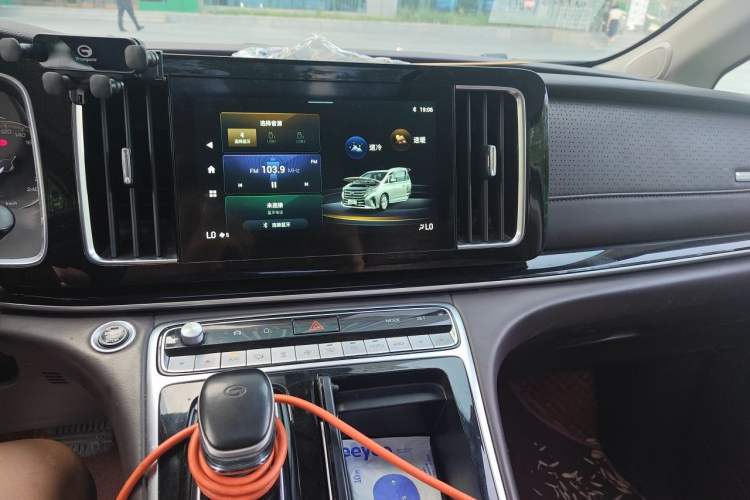 Used GAC Trumpchi M8 2021 Lingxiu Series 390T Luxury Edition Audio And AC Panel