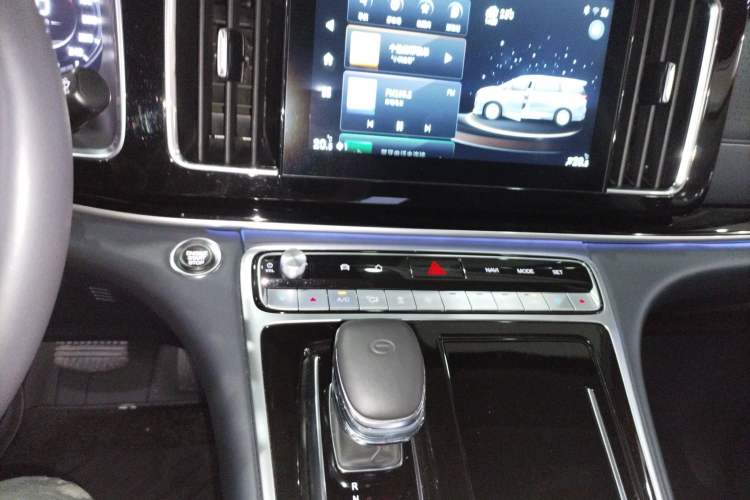 Used GAC Trumpchi M8 2021 Lingxiu Series 390T Deluxe Edition Audio And AC Panel