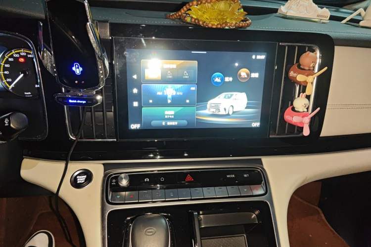 Used GAC Trumpchi M8 2021 Revised Version Lingxiu Series 390T Luxury Edition Audio And AC Panel