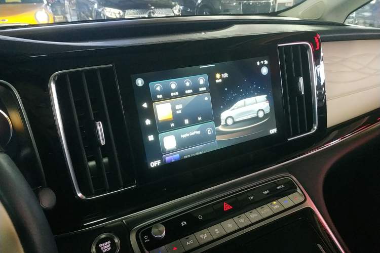 Used GAC Trumpchi M8 2021 Master Series 390T Four-Seat Glory Edition Audio And AC Panel
