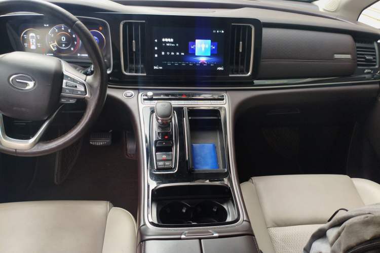 Used GAC Trumpchi M8 2021 Master Series 390T Ultimate Edition Audio And AC Panel