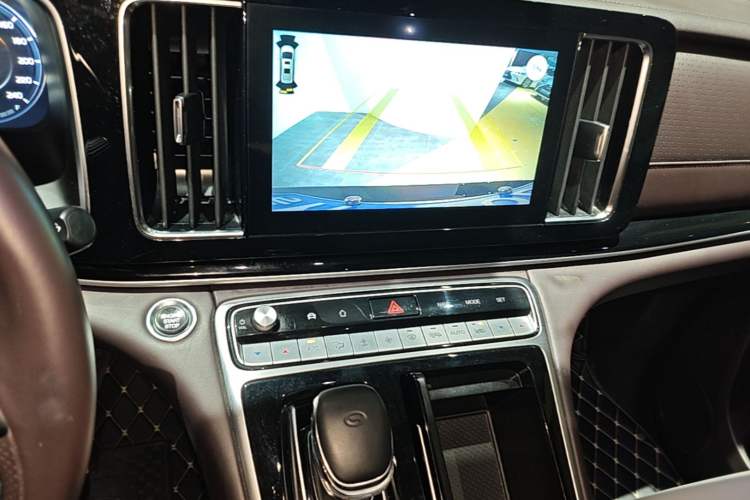 Used GAC Trumpchi M8 2021 Master Series 390T Prestige Edition Audio And AC Panel