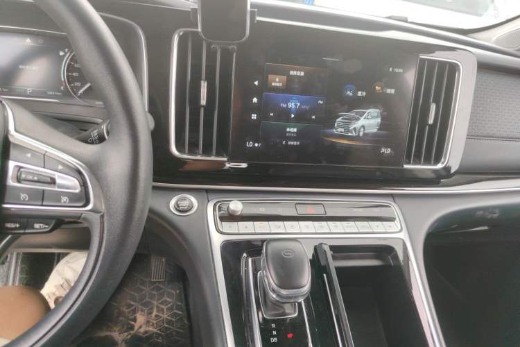 Used GAC Trumpchi M8 2021 Lingxiu Series 390T Luxury Edition Audio And AC Panel