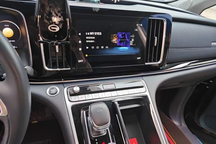 Used GAC Trumpchi M8 2021 Master Series 390T Prestige Edition Audio And AC Panel