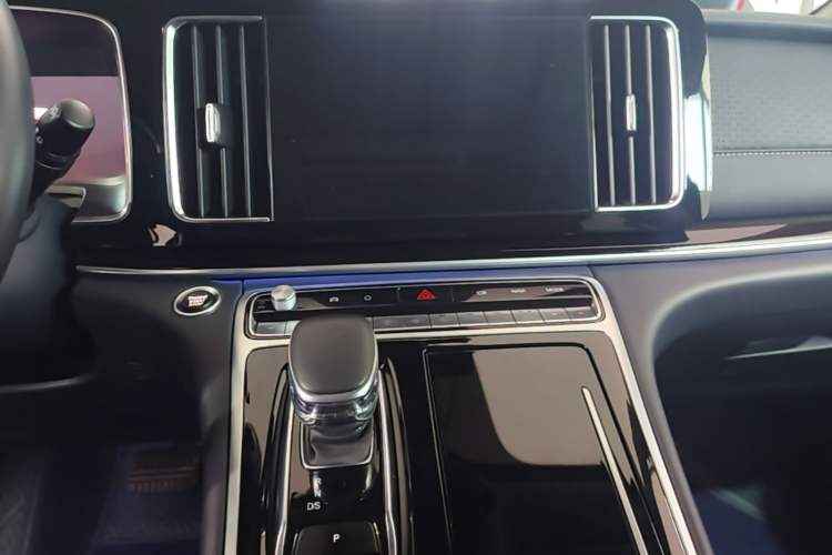 Used GAC Trumpchi M8 2021 Lingxiu Series 390T Ultimate Edition Audio And AC Panel