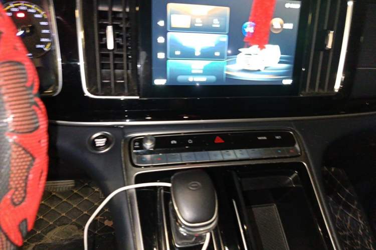 Used GAC Trumpchi M8 2021 Lingxiu Series 390T Deluxe Edition Audio And AC Panel
