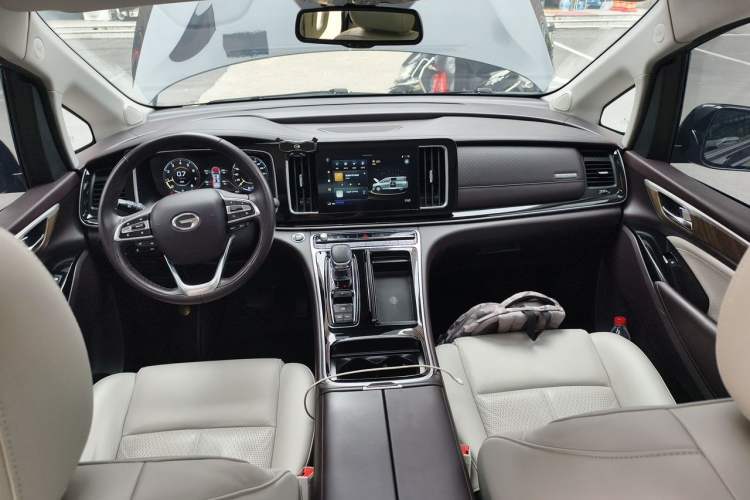 Used GAC Trumpchi M8 2021 Lingxiu Series 390T Ultimate Edition Center Console