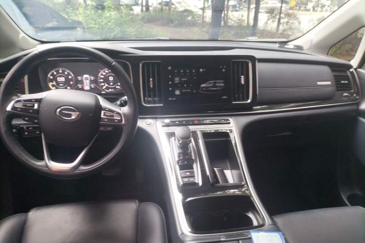 Used GAC Trumpchi M8 2021 Lingxiu Series 390T Deluxe Edition Center Console