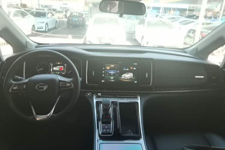 Used GAC Trumpchi M8 2021 Revised Version Lingxiu Series 390T Luxury Edition Center Console