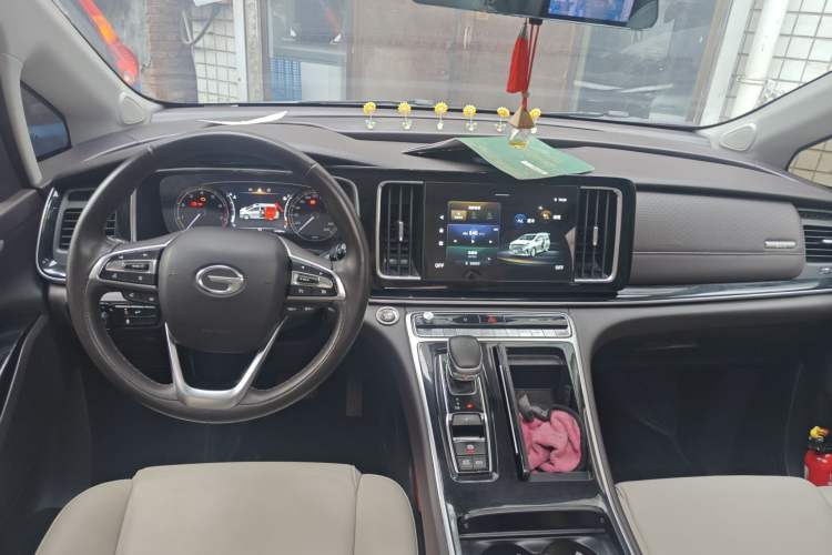 Used GAC Trumpchi M8 2021 Lingxiu Series 390T Deluxe Edition Center Console