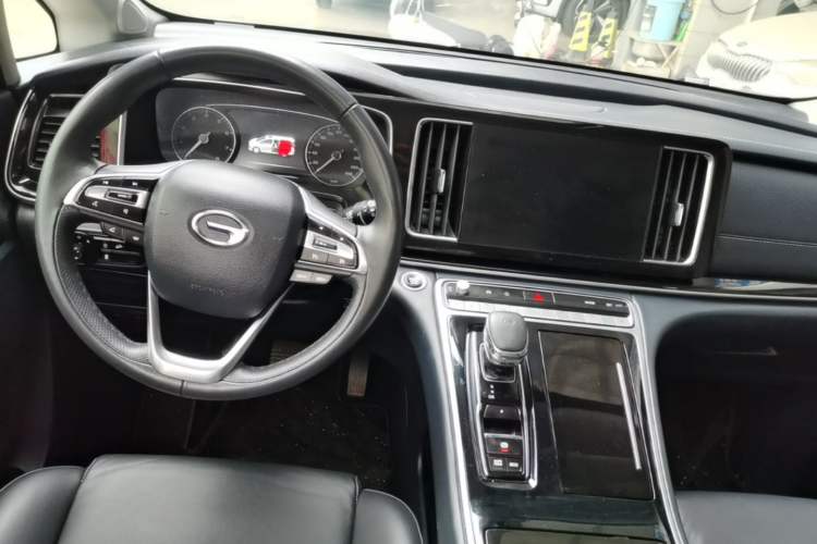 Used GAC Trumpchi M8 2021 Lingxiu Series 390T Deluxe Edition Center Console