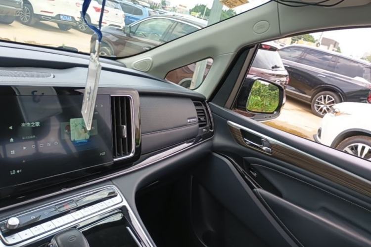 Used GAC Trumpchi M8 2021 Lingxiu Series 390T Deluxe Edition Center Console
