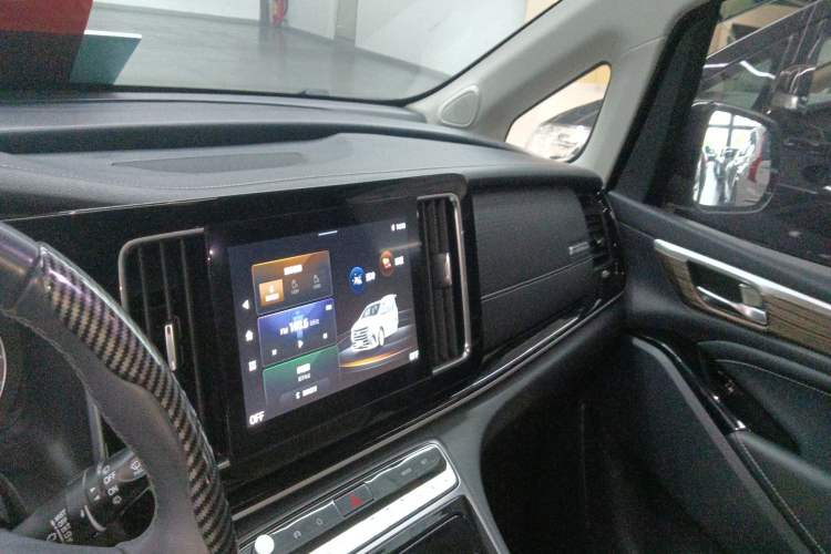 Used GAC Trumpchi M8 2021 Lingxiu Series 390T Deluxe Edition Center Console