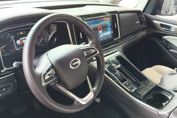 Used GAC Trumpchi M8 2021 Revised Version Lingxiu Series 390T Luxury Edition Center Console