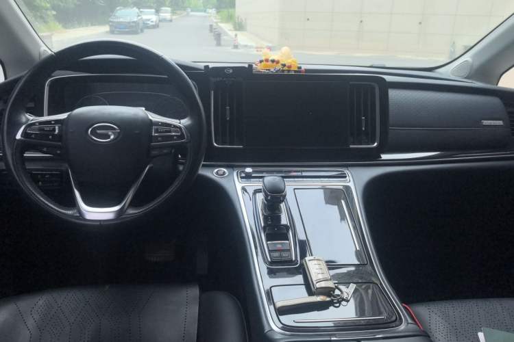 Used GAC Trumpchi M8 2021 Lingxiu Series 390T Deluxe Edition Center Console