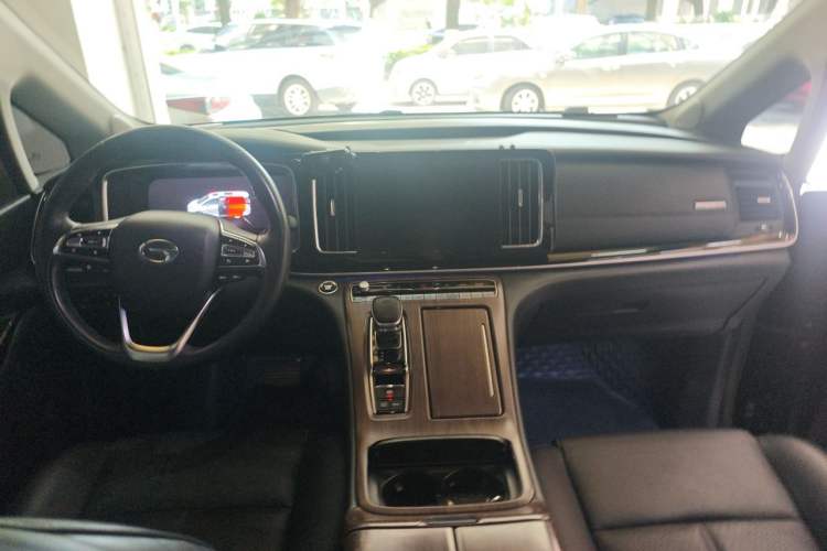 Used GAC Trumpchi M8 2021 Lingxiu Series 390T Ultimate Edition Center Console