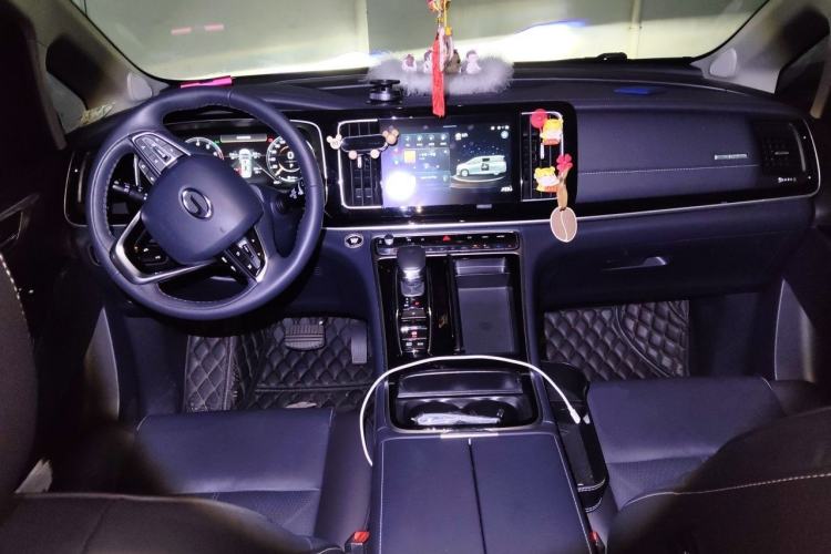 Used GAC Trumpchi M8 2021 Lingxiu Series 390T Ultimate Edition Center Console