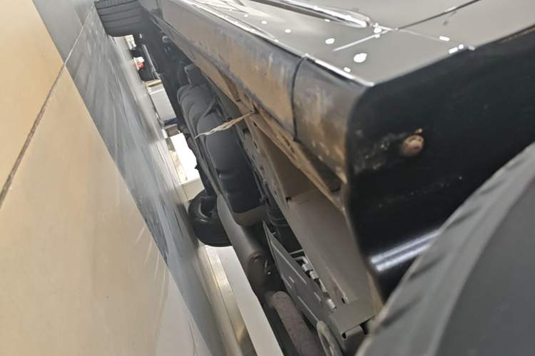 Used GAC Trumpchi M8 2021 Lingxiu Series 390T Ultimate Edition Chassis Front Right