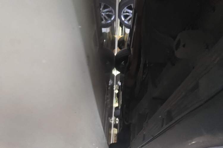Used GAC Trumpchi M8 2021 Lingxiu Series 390T Deluxe Edition Chassis Rear Right