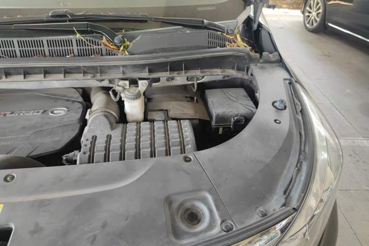 Used GAC Trumpchi M8 2021 Master Series 390T Ultimate Well-being Edition Engine Bay Left
