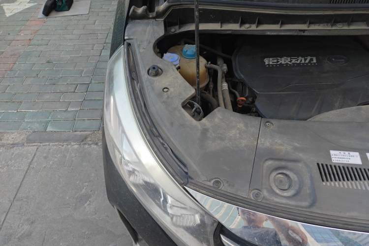 Used GAC Trumpchi M8 2021 Lingxiu Series 390T Luxury Edition Engine Bay Right