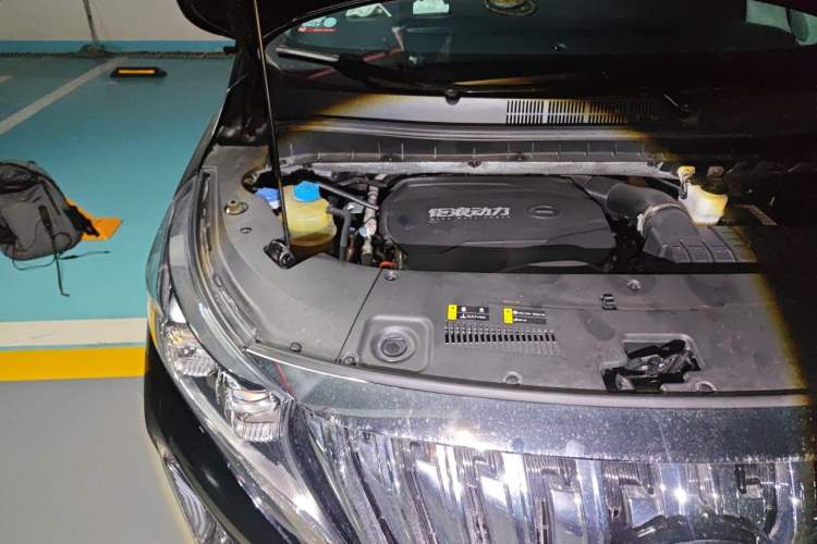Used GAC Trumpchi M8 2021 Revised Version Lingxiu Series 390T Luxury Edition Engine Bay Right