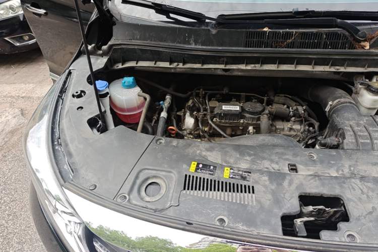 Used GAC Trumpchi M8 2021 Revised Version Lingxiu Series 390T Luxury Edition Engine Bay Right