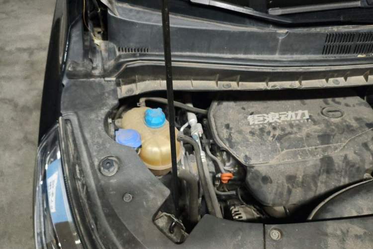 Used GAC Trumpchi M8 2021 Revised Version Lingxiu Series 390T Luxury Edition Engine Bay Right