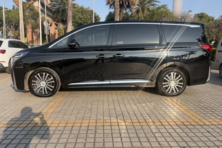 Used GAC Trumpchi M8 2021 Lingxiu Series 390T Ultimate Edition Exterior 8