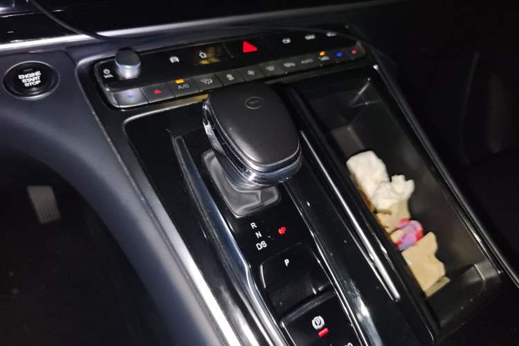Used GAC Trumpchi M8 2021 Master Series 390T Ultimate Edition Gear Lever