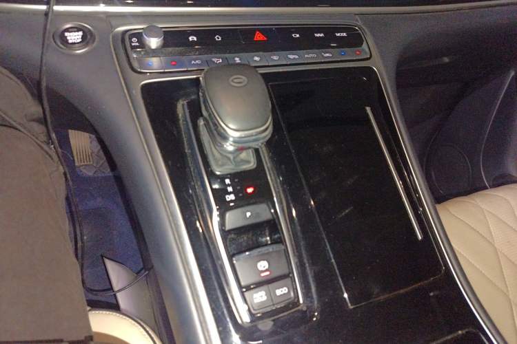 Used GAC Trumpchi M8 2021 Master Series 390T Four-Seat Glory Edition Gear Lever