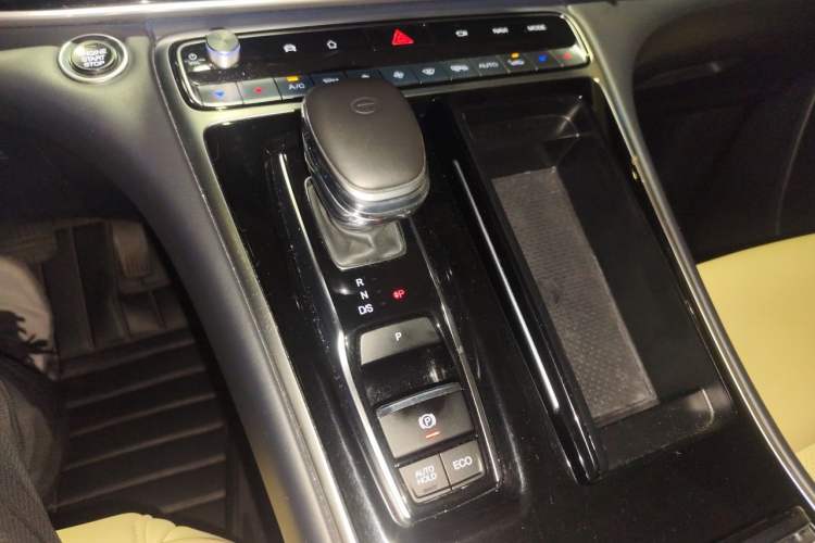 Used GAC Trumpchi M8 2021 Master Series 390T Ultimate Edition Gear Lever