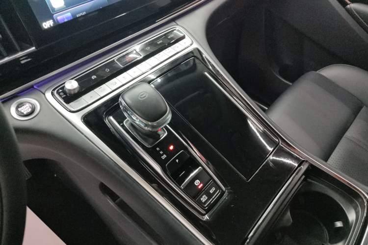 Used GAC Trumpchi M8 2021 Lingxiu Series 390T Ultimate Edition Gear Lever