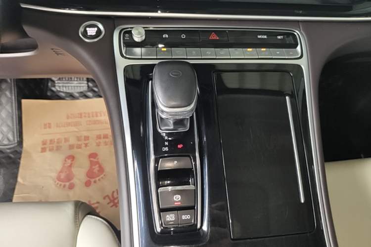 Used GAC Trumpchi M8 2021 Revised Version Lingxiu Series 390T Luxury Edition Gear Lever
