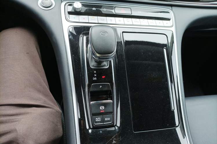 Used GAC Trumpchi M8 2021 Master Series 390T Ultimate Edition Gear Lever