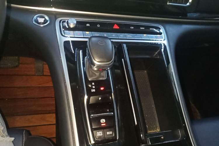 Used GAC Trumpchi M8 2021 Lingxiu Series 390T Deluxe Edition Gear Lever