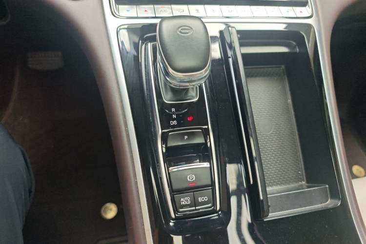 Used GAC Trumpchi M8 2021 Master Series 390T Ultimate Edition Gear Lever