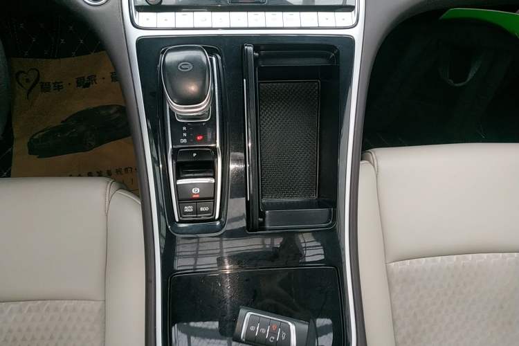 Used GAC Trumpchi M8 2021 Lingxiu Series 390T Luxury Edition Gear Lever