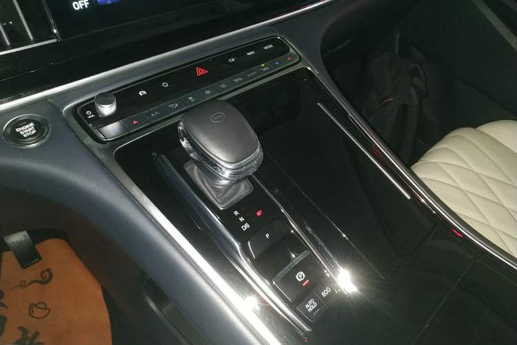 Used GAC Trumpchi M8 2021 Master Series 390T Four-Seat Glory Edition Gear Lever