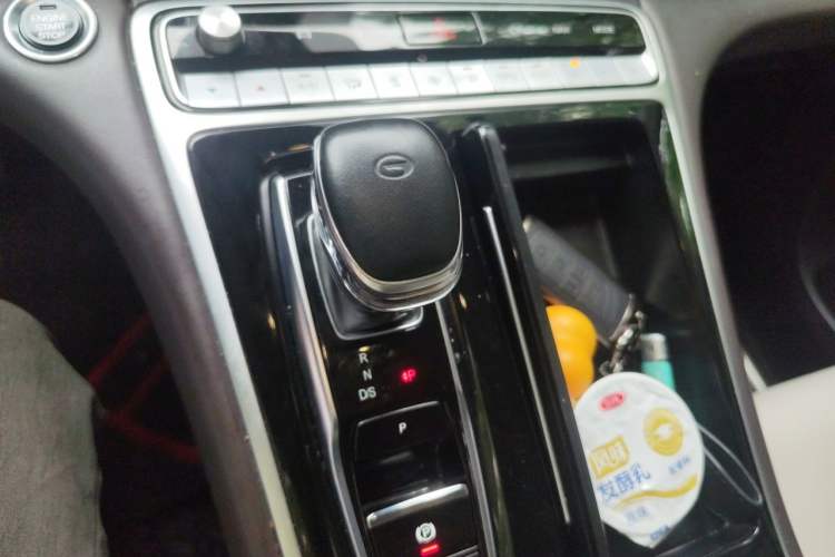 Used GAC Trumpchi M8 2021 Lingxiu Series 390T Ultimate Edition Gear Lever