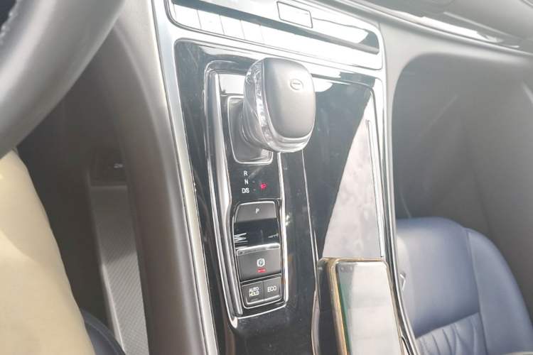 Used GAC Trumpchi M8 2021 Lingxiu Series 390T Deluxe Edition Gear Lever