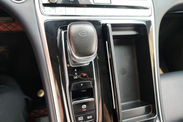 Used GAC Trumpchi M8 2021 Master Series 390T Ultimate Edition Gear Lever