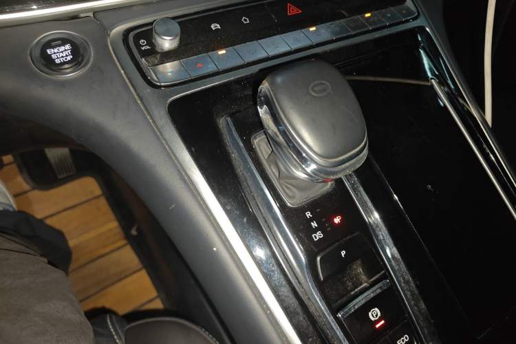 Used GAC Trumpchi M8 2021 Lingxiu Series 390T Deluxe Edition Gear Lever